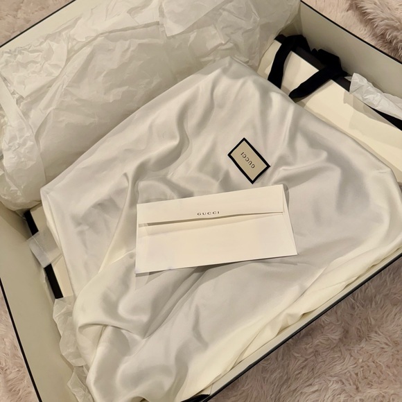 Gucci
Ophidia GG Supreme Canvas & Leather Tote - Picture 4 of 16